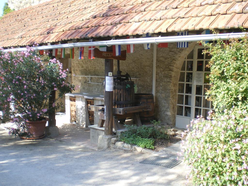 Camping Moulin De Collonge Hotel Saint-Boil Exterior photo